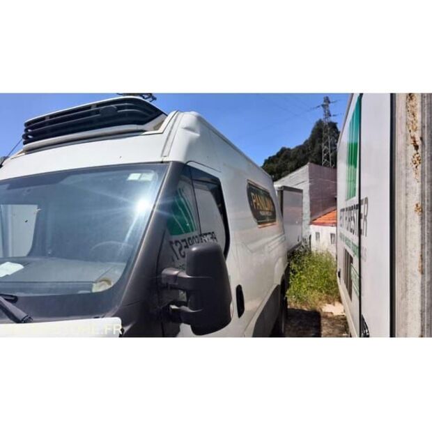 Iveco Daily-48277306