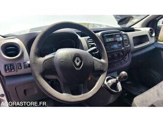 renault-trafic-1469625-48277452