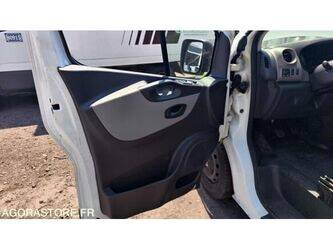 renault-trafic-1469625-48277455