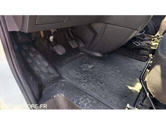 renault-trafic-1469625-48277458