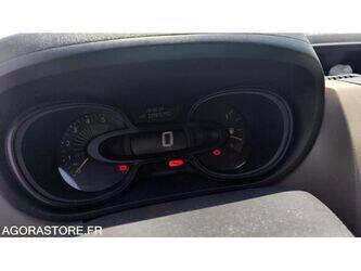 renault-trafic-1469625-48277472