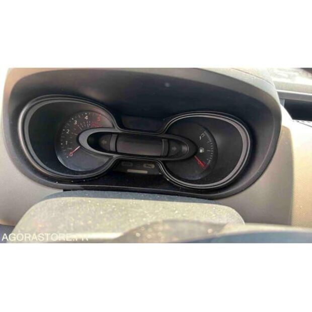 Renault Traffic-48277858
