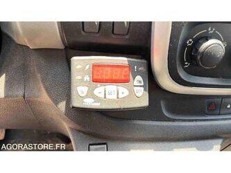 renault-traffic-1469631-48277859