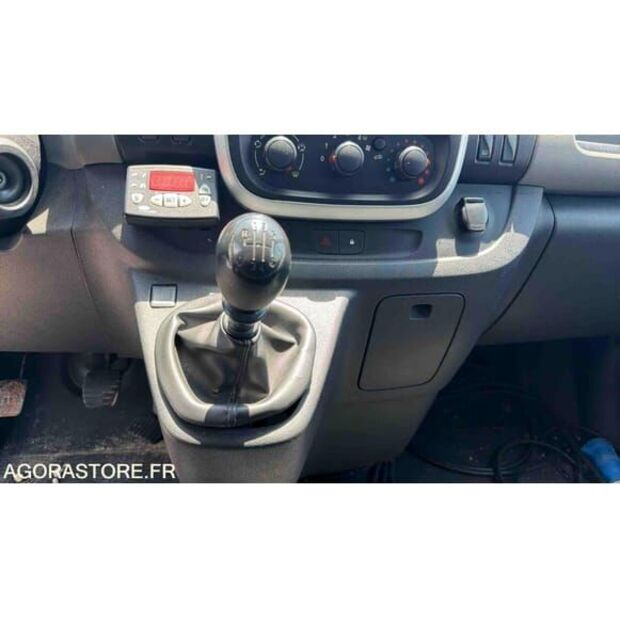 Renault Traffic-48277860