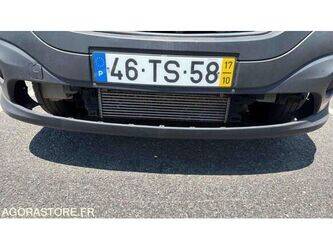 renault-traffic-1469631-48277866