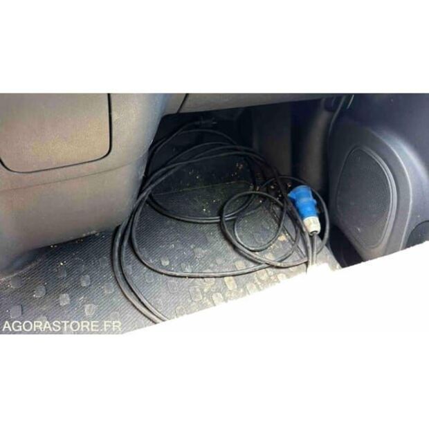 Renault Traffic-48277868