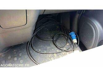 renault-traffic-1469631-48277868