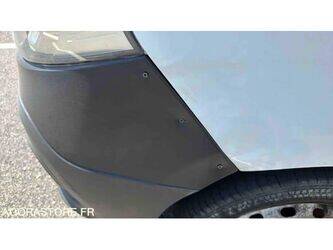 renault-traffic-1469631-48277869