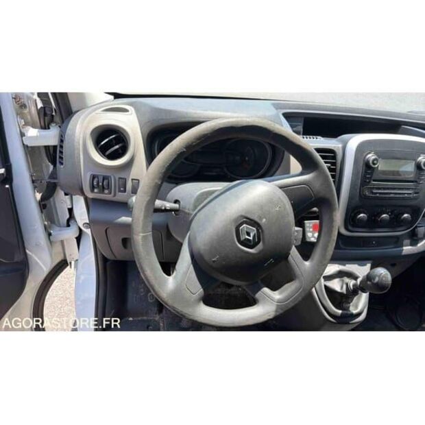 Renault Traffic-48277873