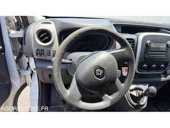 renault-traffic-1469631-48277873