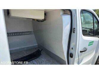 renault-traffic-1469631-48277874