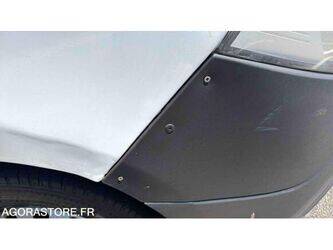 renault-traffic-1469631-48277880