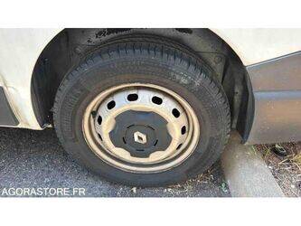 renault-traffic-1469631-48277881