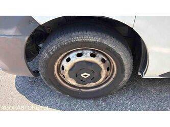 renault-traffic-1469631-48277882