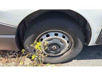 renault-traffic-1469631-48277884