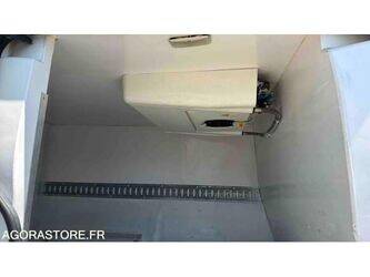 renault-traffic-1469631-48277886