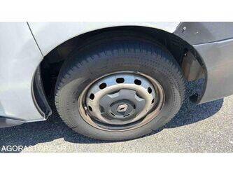 renault-traffic-1469631-48277887