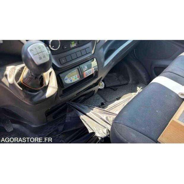 2017 Iveco 35-140-48277991