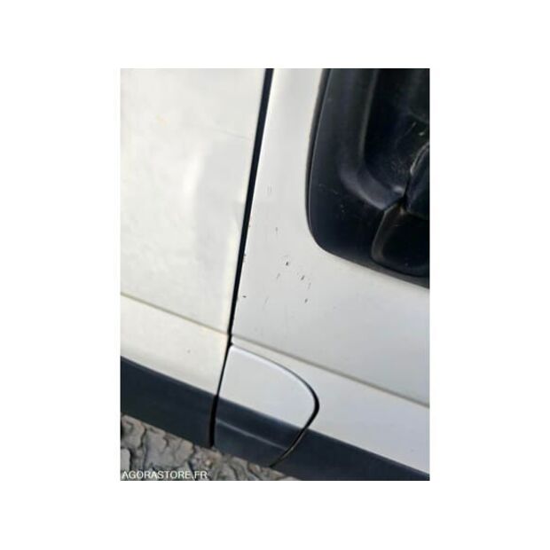 2023 Iveco 35S14N-48278436