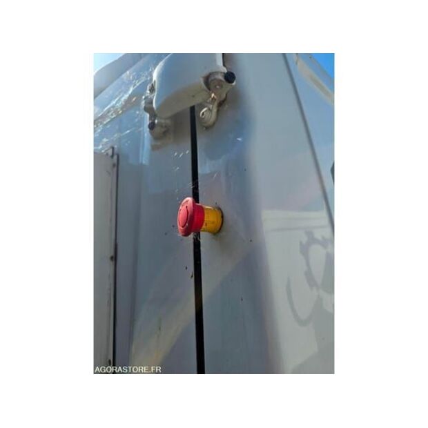 2023 Iveco 35S14N-48278440