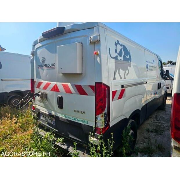 2023 Iveco 35S14N-48278444