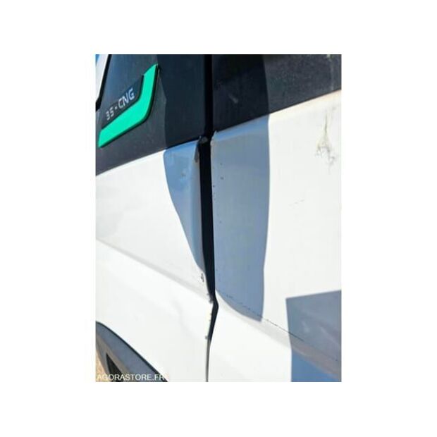 2023 Iveco 35S14N-48278453