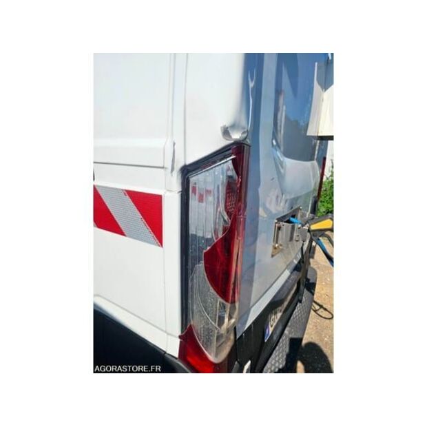 2023 Iveco 35S14N-48278548