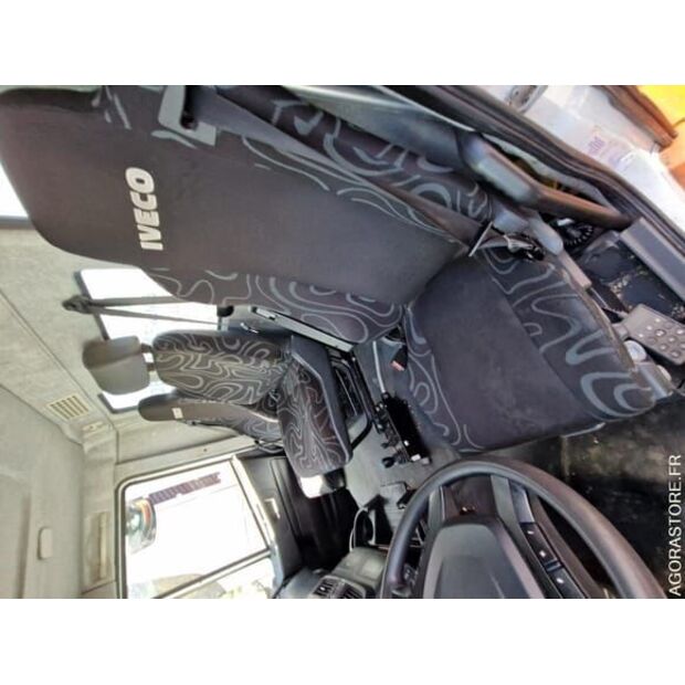 2015 Iveco 190S33-48279002