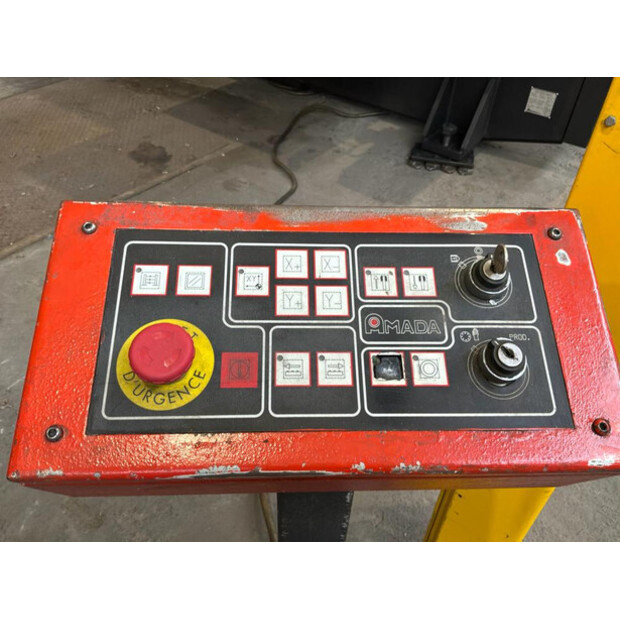 1993 Amada Arcade 210 CNC-48281225