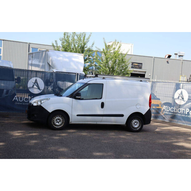 2015 Opel Combo van-48282533