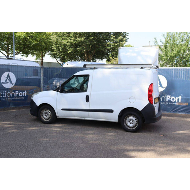 2015 Opel Combo van-48282535