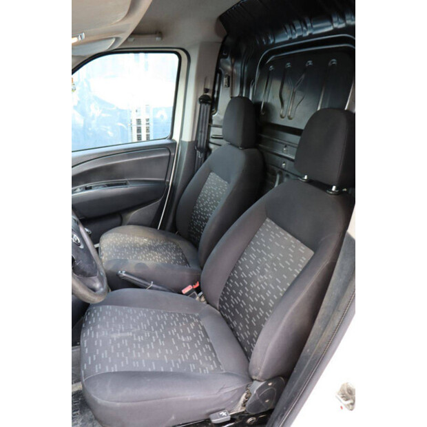 2015 Opel Combo van-48282553