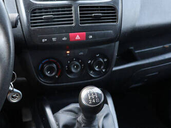 2015-opel-combo-van-1469653-48282561