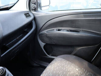 2015-opel-combo-van-1469653-48282564