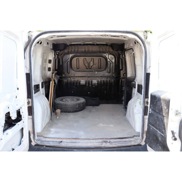 2015 Opel Combo van-48282565
