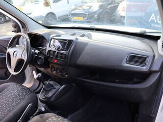 2015-opel-combo-van-1469653-48282571