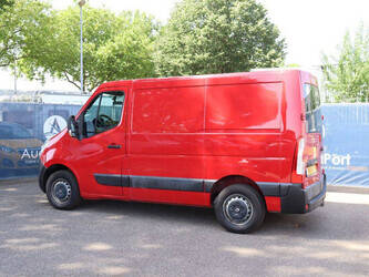 2014-renault-master-1469654-48282577