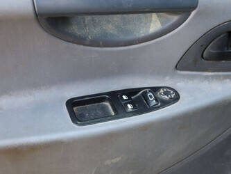 2012-peugeot-expert-1469655-48282636