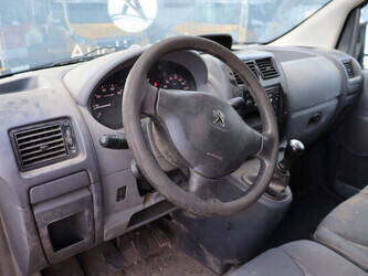 2012-peugeot-expert-1469655-48282639
