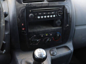 2012-peugeot-expert-1469655-48282646