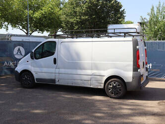 2012-opel-vivaro-1469657-48282707