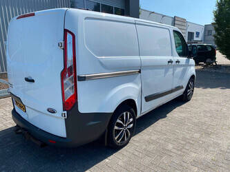 2015-ford-transit-1469659-48282793