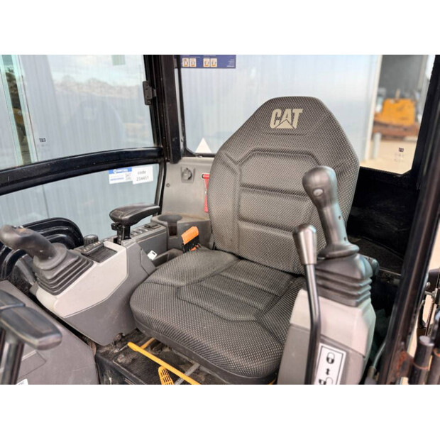 2021 Caterpillar 301.8-48285514