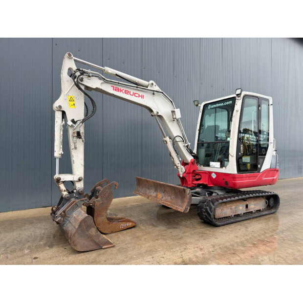 2010 TAKEUCHI TB235-48285674