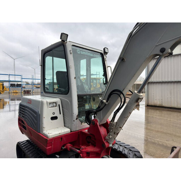 2010 TAKEUCHI TB235-48285690