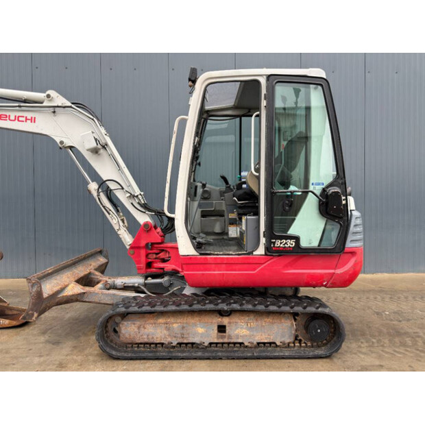 2010 TAKEUCHI TB235-48285693