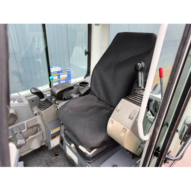 2010 TAKEUCHI TB235-48285694