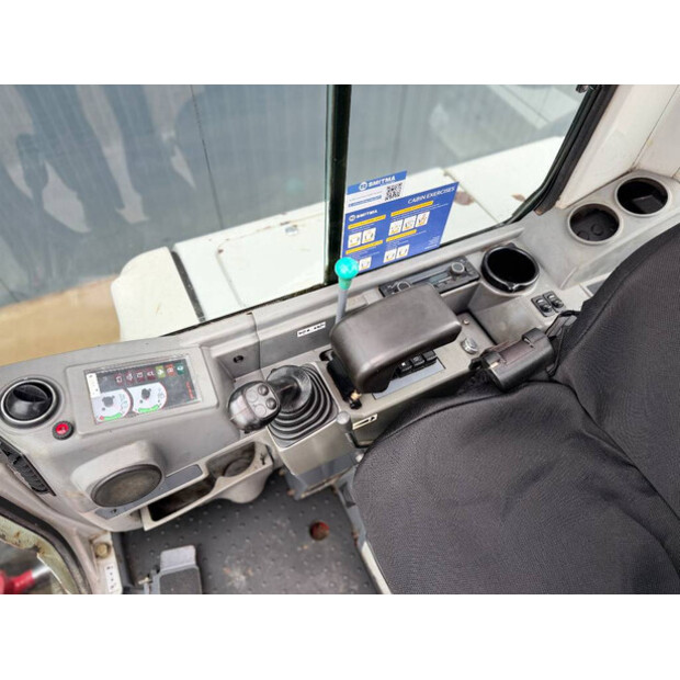 2010 TAKEUCHI TB235-48285696