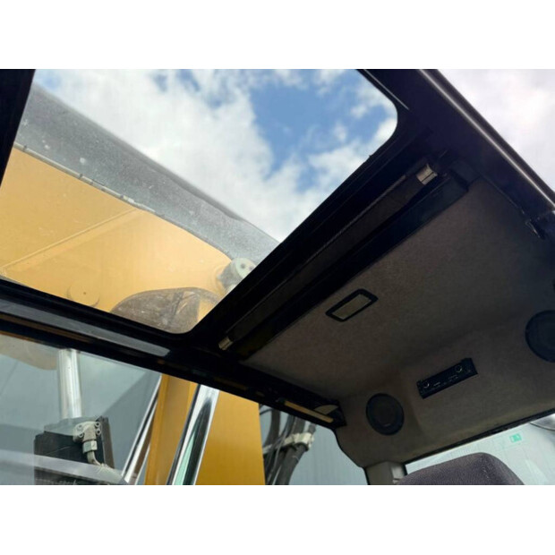 2015 Caterpillar M318F-48287037