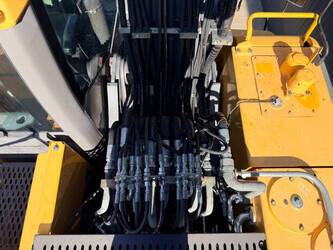 2014-volvo-ew180d-1469792-48287252